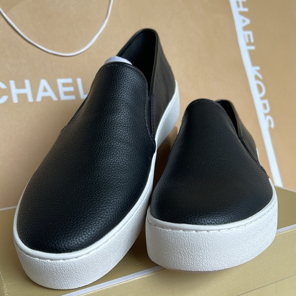 Michael Kors TEDDI SLIP ON
TUMBLED FAUX LTHR
49T2TEFP1L
Black 
Platform Sneakers - Picture 6 of 16